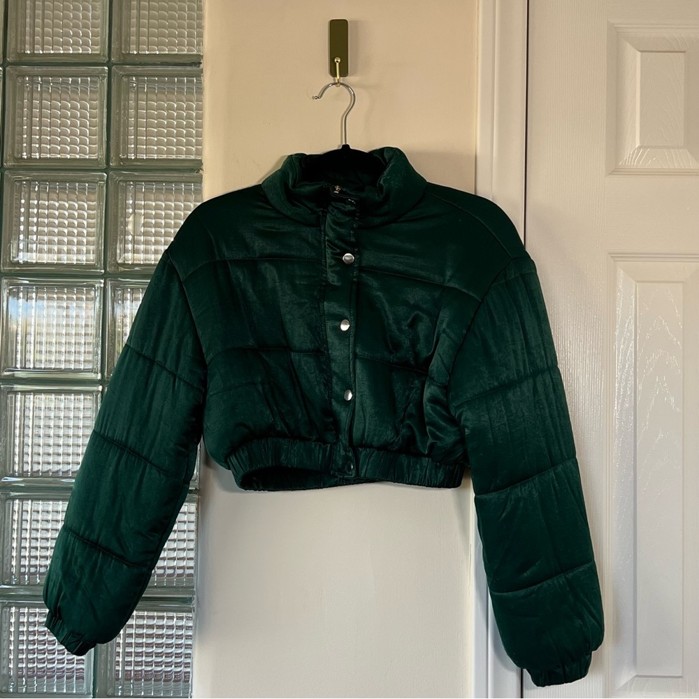 green cropped puffer jacket